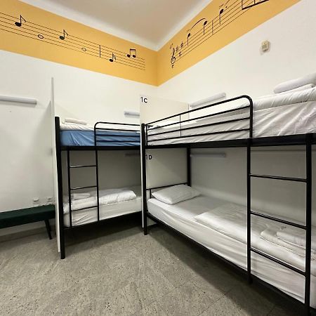 Hostel Opera Любляна Экстерьер фото