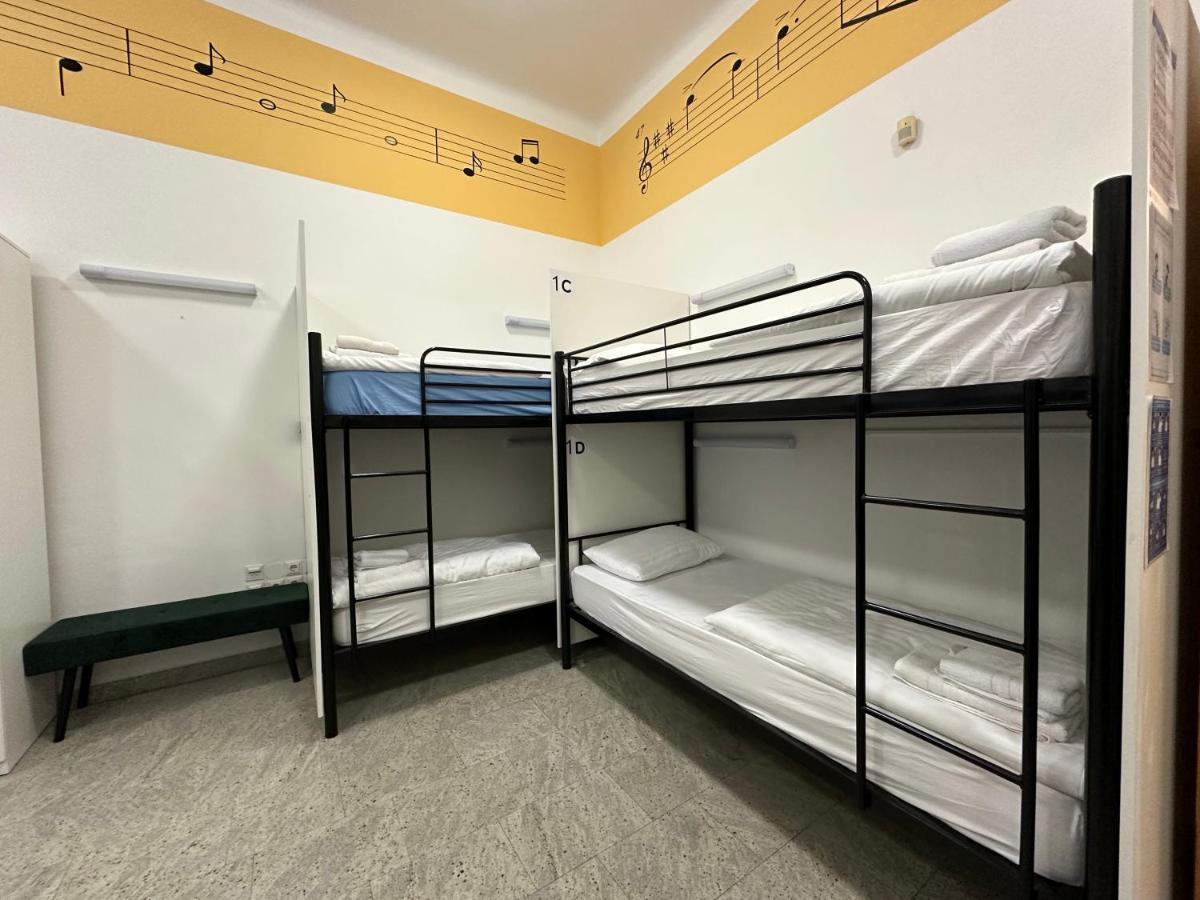 Hostel Opera Любляна Экстерьер фото