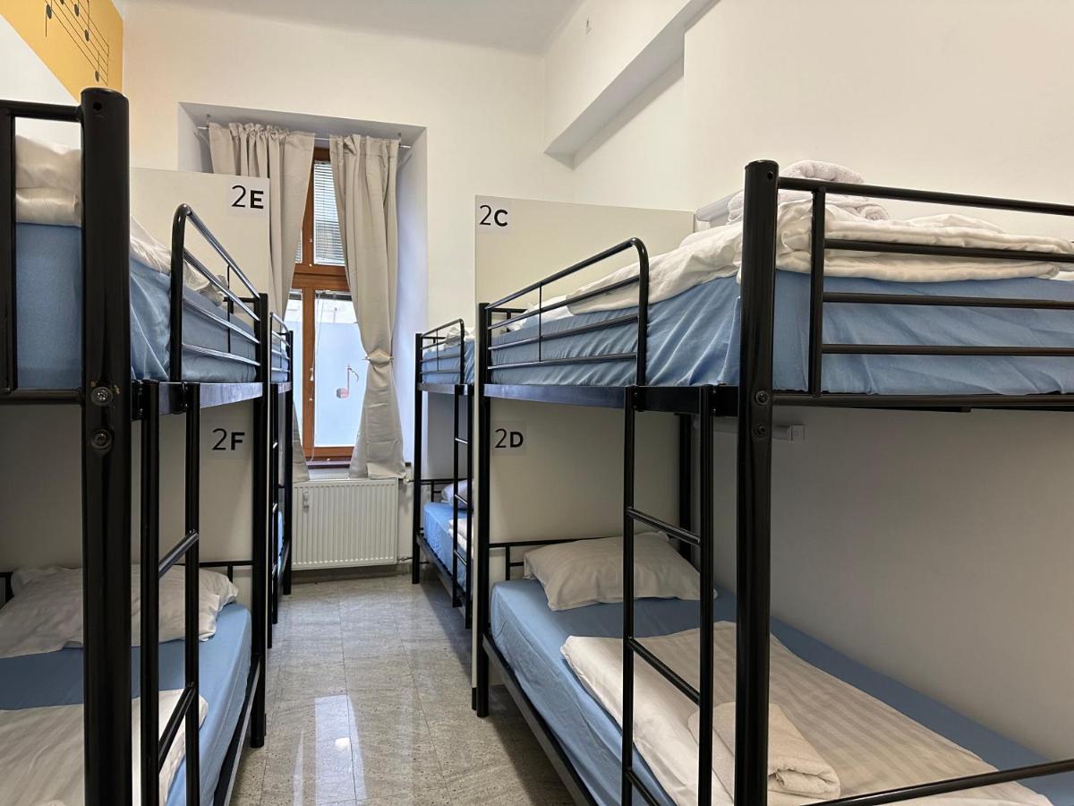 Hostel Opera Любляна Экстерьер фото