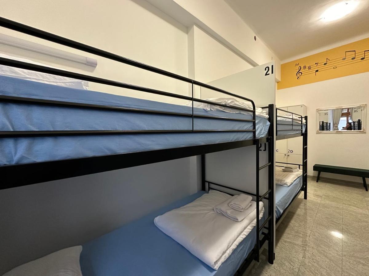Hostel Opera Любляна Экстерьер фото